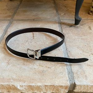 WOMENS BELT SIZE MEDIUM